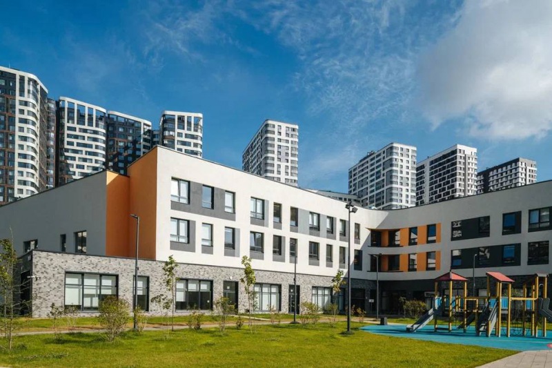 /><br />����: ��������<br /><br /></p>
<p>●&nbsp;&nbsp;&nbsp;&nbsp;&nbsp;&nbsp;&nbsp; <strong>�������� ��� �������</strong></p>
<p><em>���������� ������� �� ������</em>. ��������� ���� ������ ��������� ��������� ������������ ����� ��� � ���, ��� ��� ���� ����� �������������� ���������� �� �������� ���������, � �������� � ��� ����� ����� ���������� ������ ������.</p>
<p><em>��������� ������ ������������</em>. �������� ������� ��������� �������� ������������, ��� ��� ��������� �� ����� ���������� ����� ���������� ���������� � ������������ ������ ������ �������� ������.</p>
<p><em>������������� ������� �� ��������� ������������</em>. ������ � �������� ��������������� ��������������� ���������� ������ �����������, ��� ����� � ���������� ������ �, ��� ���������, ����� ��� �� �����.</p>
<p>●&nbsp;&nbsp;&nbsp;&nbsp;&nbsp;&nbsp;&nbsp; <strong>�������� ��� ������������</strong></p>
<p><em>����������� �����������</em>. ������� ����� ������ �� ���� ������ � ������� �������� ��������� ������ �������� ������ � �����, ������������ ������������, ����������� � ���������� ����������.</p>
<p><em>���������� ������������</em>. ������������� ���� &ndash; ����� ������������ ���������� ����� � ����� �������, ��� � ���� �� ��������� ��������� ������������ ������� ��������������.</p>
<p><em>����������� ����������������� ������</em>. �����, ������� �������� � ������� ��������, ��������������� ��� ����� ��������� ��������� �����, ��� �������� ������� � �������.</p>
<p><strong>�� ���� � ����� &ndash; ����� ����</strong></p>
<p>�������� �� ��, ��� ����� � ����������� �������� ���������� ������� ������� � ����, ��� ���� ������� ����, ��� ��� ������ ���� �����������. ���, �� ���������� ������� &laquo;������&raquo; �������� &laquo;��������&raquo; ��� ������� �������� ���������� ���������� ����� �1580. ���� ���� ������ ��������� ������ ����� ����� ����� ����, ����� ����������� �������� ����������. ����� � ����� ����������� ��� ��� � �������� ��������, ������������� �� ������� ���.</p>
<p>������ �������� ��������� ��� ���������� ���������� ATRIUM �&nbsp;���������� ������-���� �� ����������� ���� LDA Design �&nbsp;UHA London. ��&nbsp;��������� �&nbsp;���� �������� ��������������, ������� ���������� ��� ����������� �����: ���������� ���������� �&nbsp;������������, ������������� ������, ������������ ���������� �&nbsp;����������� �&nbsp;����������. �&nbsp;2021 ���� ������ ������� ���������� ������ ������ ��&nbsp;&laquo;������ ������������-����������������� ������� ������� ���������� ��������������&raquo;.</p>
<p><img src=